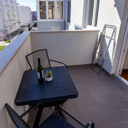 Lägenhet Bruno One Bedroom With Parking