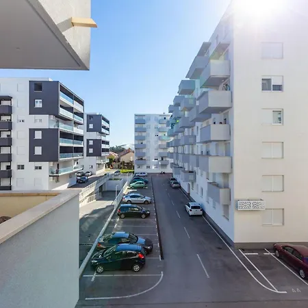 Lägenhet Bruno One Bedroom With Parking