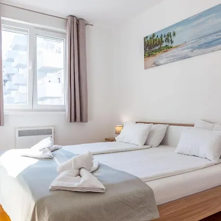 Lägenhet Bruno One Bedroom With Parking *