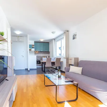 Lägenhet Bruno One Bedroom With Parking Zadar