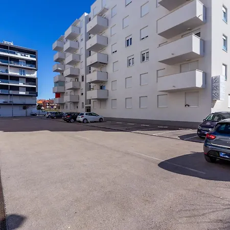 Bruno One Bedroom With Parking Lejlighed *