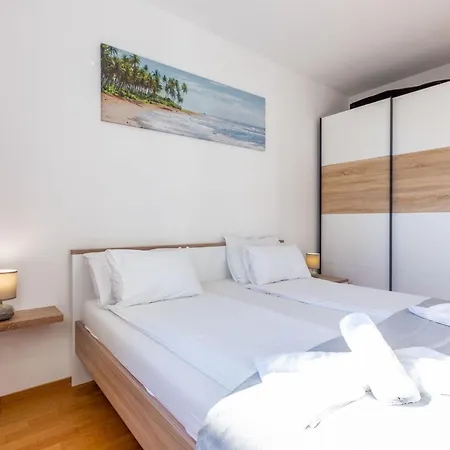 Bruno One Bedroom With Parking Lejlighed
