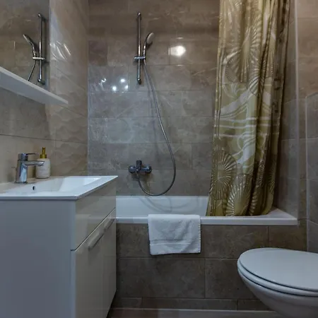Bruno One Bedroom With Parking * Zara
