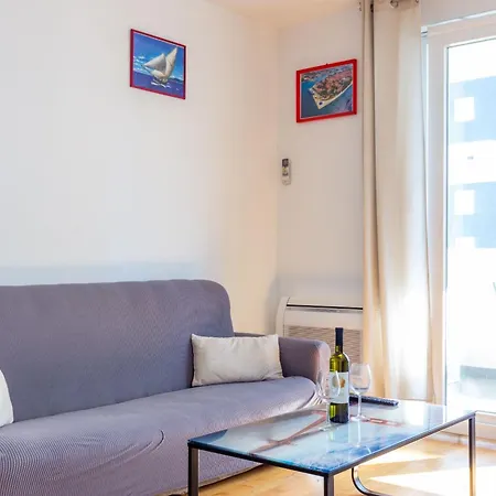 Bruno One Bedroom With Parking *