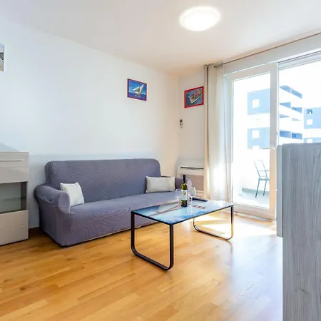 Bruno One Bedroom With Parking * Zara