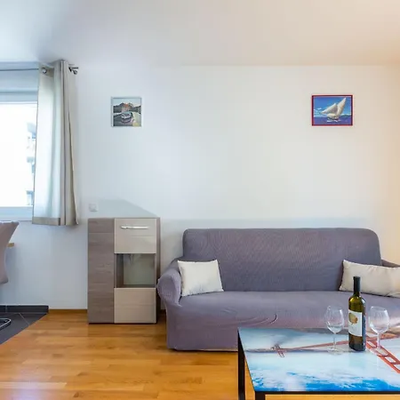 Bruno One Bedroom With Parking Appartement