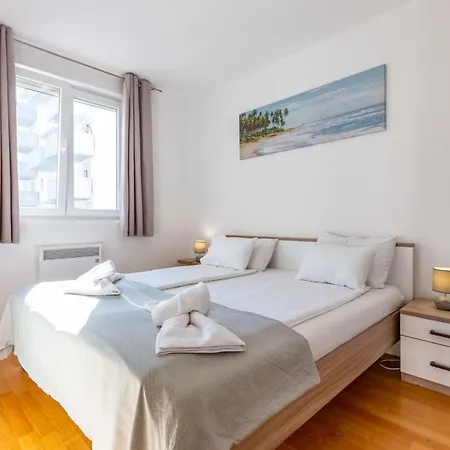 Bruno One Bedroom With Parking Lejlighed *