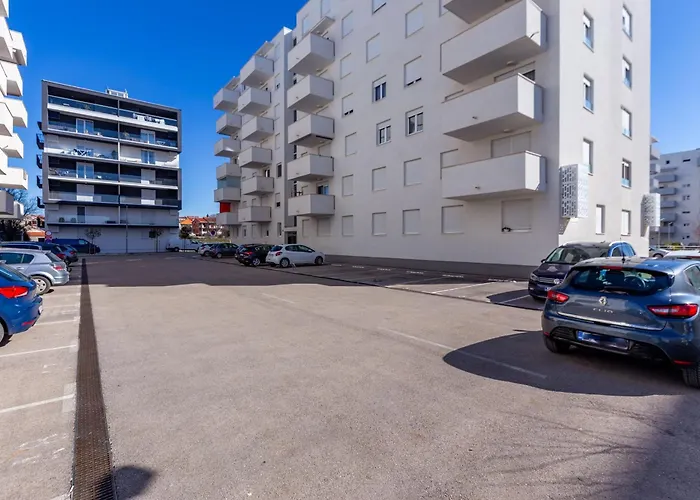 Bruno One Bedroom With Parking Διαμέρισμα *